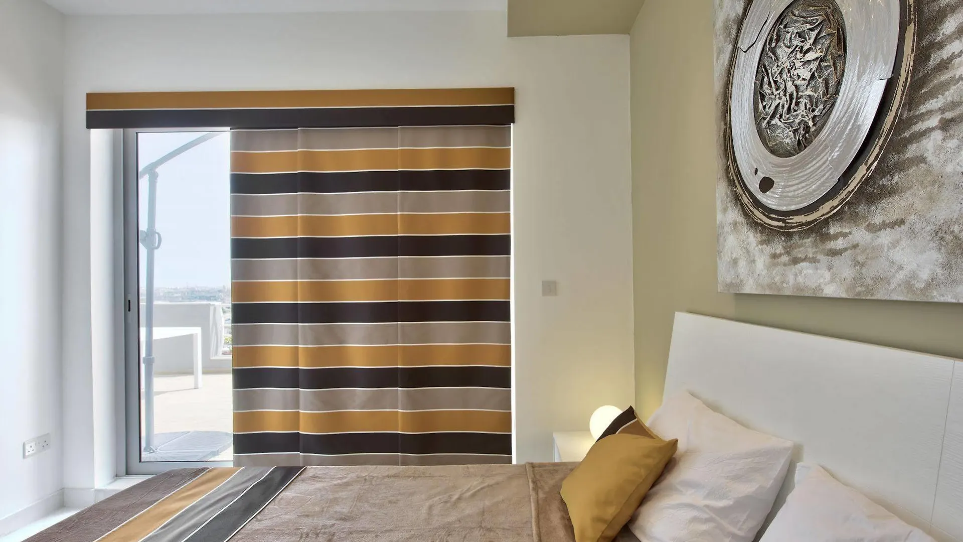 The Apex 10 Hotel Saint Julian's 2*,